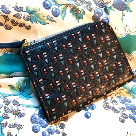 Fossil Vibes Corner Zip Wallet / Passport RFID - Picture 1 of 6